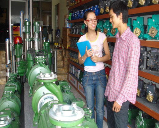 Tại các cửa hàng có rất nhiều sản phẩm để người tiêu dùng lựa chọn